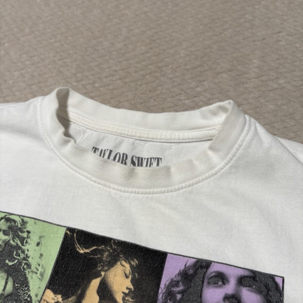 Taylor Swift The Eras Tour 2023 Official T-Shirt Women's Size Small 20 x 25 - Picture 3 of 4